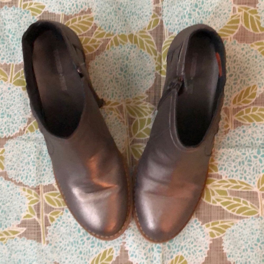 Tucker + Tate booties 4 1/2